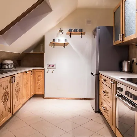 Bajkowy & Dwupoziomowy Krzesany Apartman *